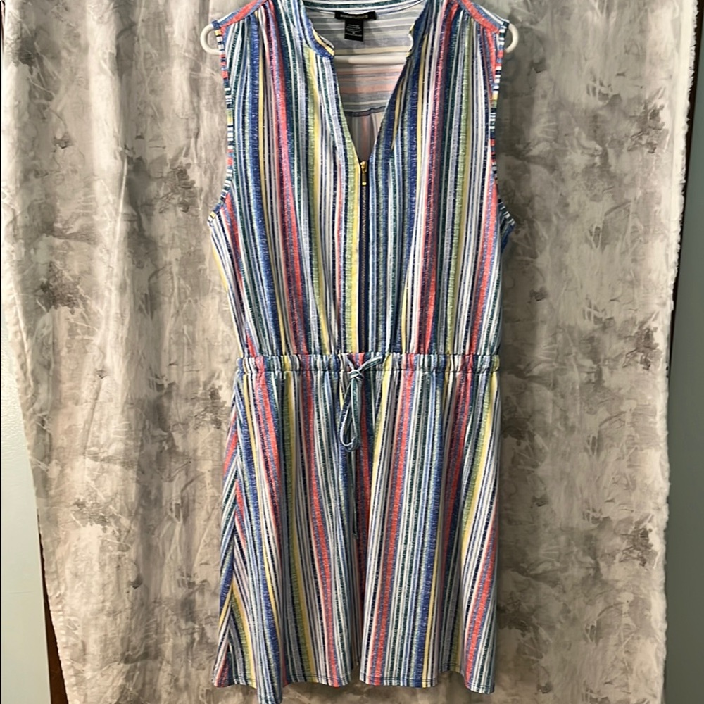 Robert Louis summer dress very flattering very cool￼ like new